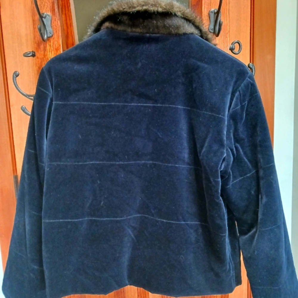 Velvet crop jacket with faux fur collar